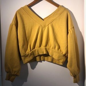 🌻Mustard cropped pullover🌻